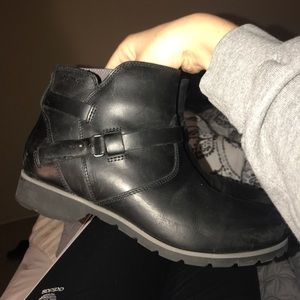 Teva Delavina ankle bootie